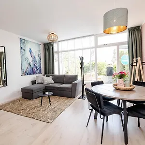 Amsterdam 9, Private Garden Apartment